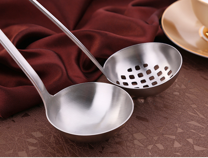 C 304 Stainless Steel Soup Ladle Household Kitchen Thickened Hot Pot Soup Spoon and Strainer Long Handle Small Size Small Strainer Soup Ladle