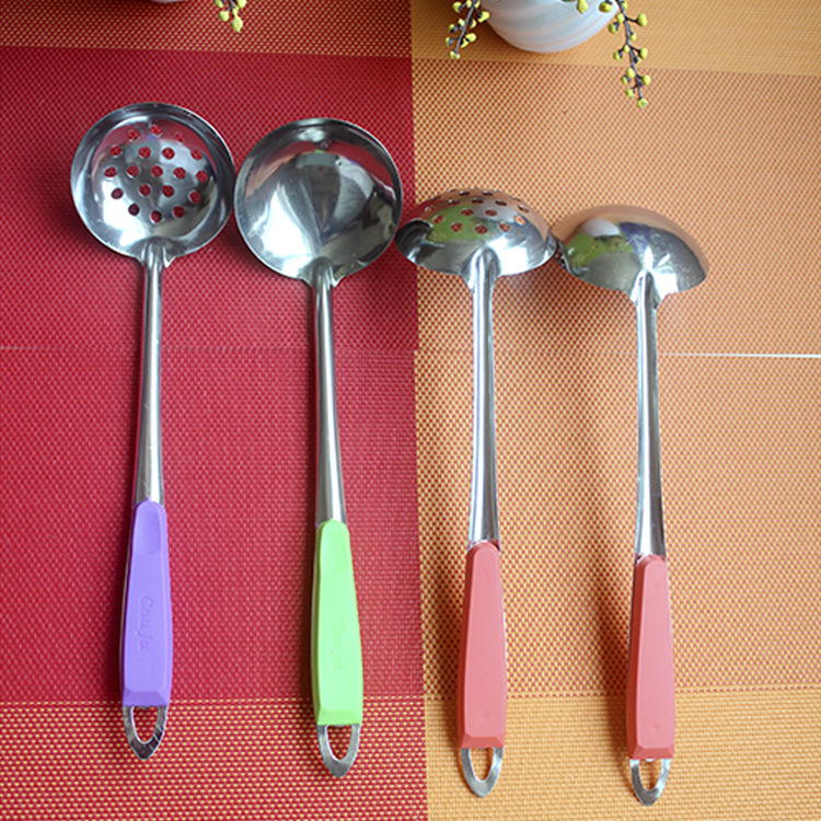 Kitchen utensils handle stainless steel soup spoon Kitchen pot soup soup soup mixing spoon can be hung up ladle hot pot spoon Kitchen utensils handle stainless steel soup spoon Kitchen pot soup soup soup mixing spoon can be hung up ladle hot pot spoon