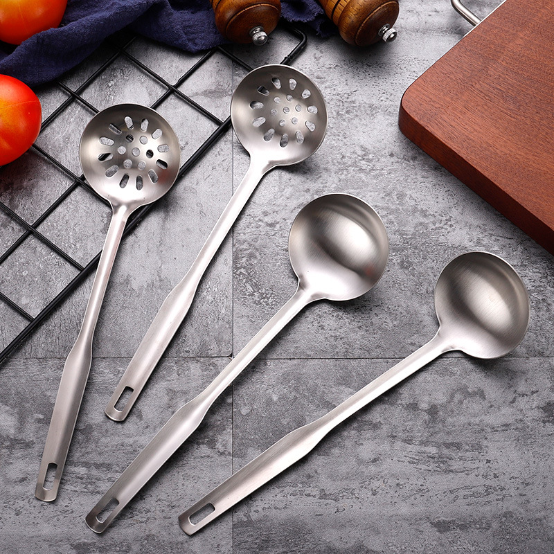 Factory Direct Supply Household 304 Stainless Steel Soup Ladle Soup Ladle Kitchen Commercial Hot Pot Long Handle Noodle Strainer Wholesale