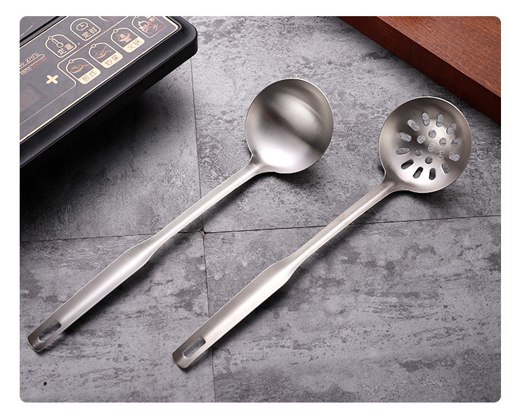 Factory Direct Supply Household 304 Stainless Steel Soup Ladle Soup Ladle Kitchen Commercial Hot Pot Long Handle Noodle Strainer Wholesale