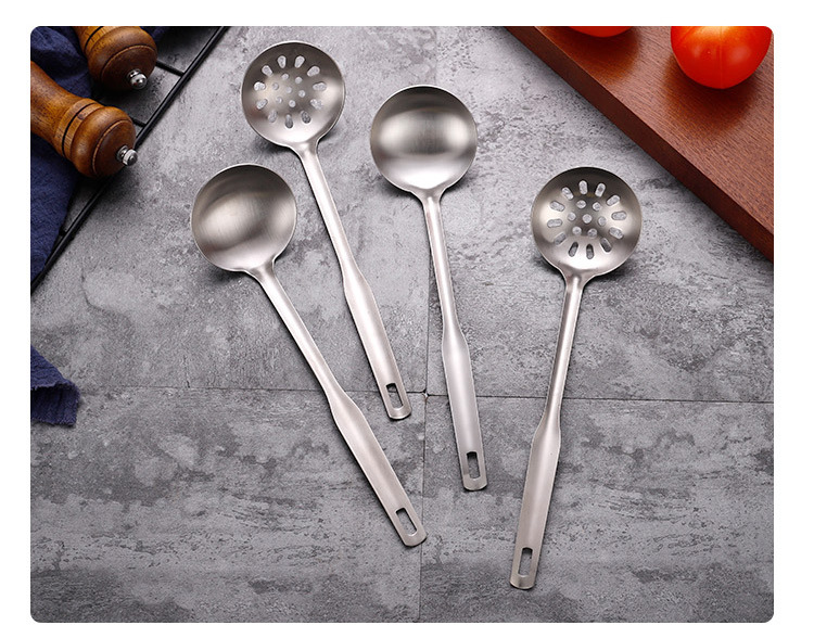 Factory Direct Supply Household 304 Stainless Steel Soup Ladle Soup Ladle Kitchen Commercial Hot Pot Long Handle Noodle Strainer Wholesale