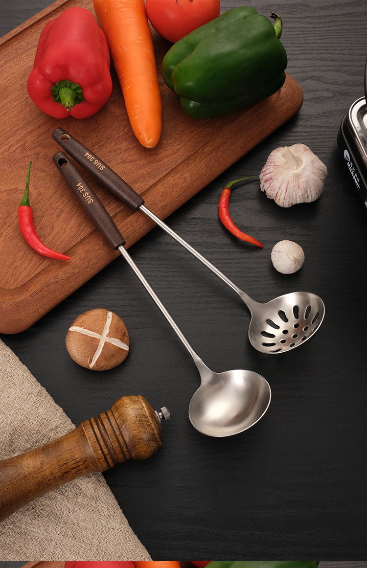 Matte Hot Pot Spoon 304 Stainless Steel Soup Ladle Wooden Handle Colander Household Kitchen Cooking Spoon Thickened Hot Pot Colander Matte Hot Pot Spoon 304 Stainless Steel Soup Ladle Wooden Handle Colander Household Kitchen Cooking Spoon Thickened Hot Pot Colander