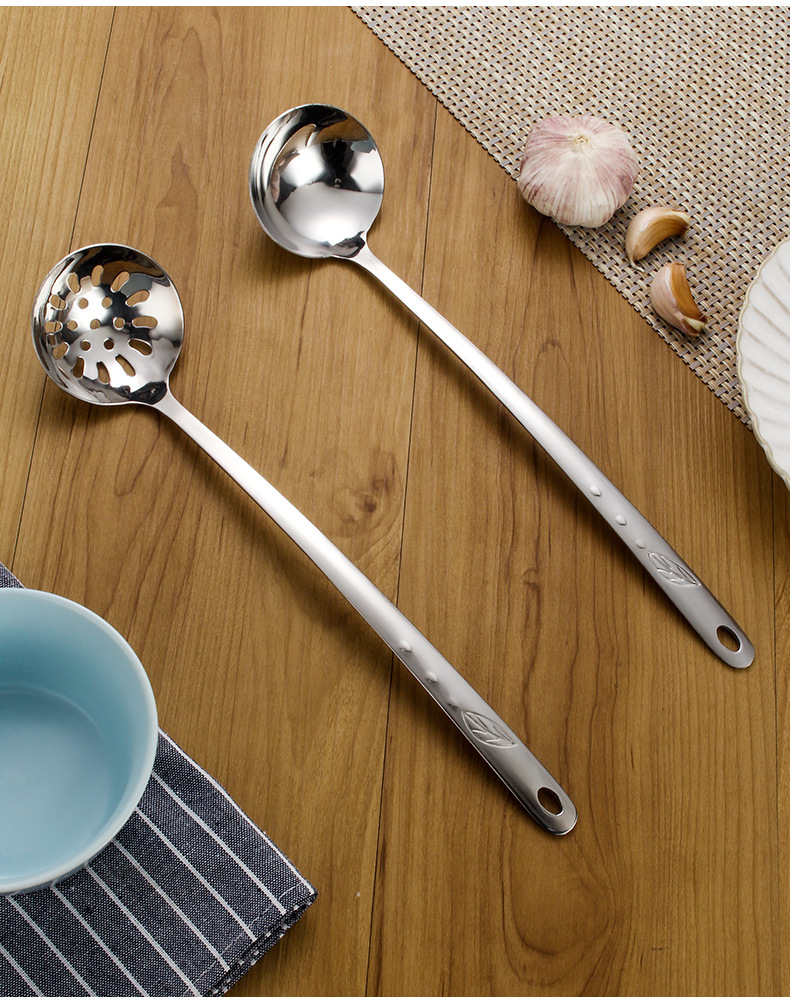 Wholesale Stainless Steel Thickened Hot Pot Soup Spoon and Strainer Home Ladle Leaf Drop Commercial Hot Pot Soup Colander Filter Spoon