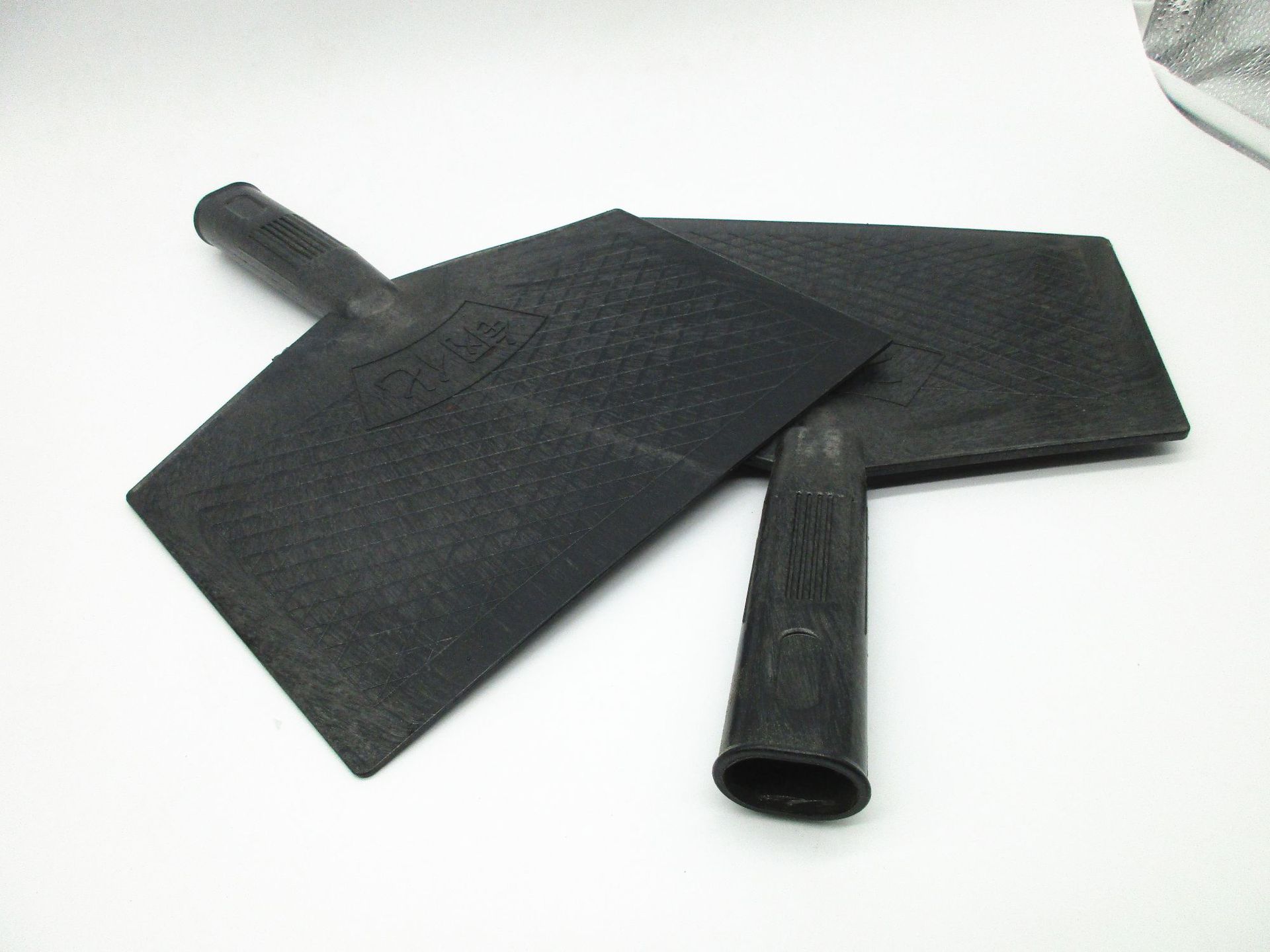 Supply Plastic Tempered Gray Board Plastic Slipper Gray Board Small Black Thick Mud Board Building Plastic Slipper Mud Board Quantity