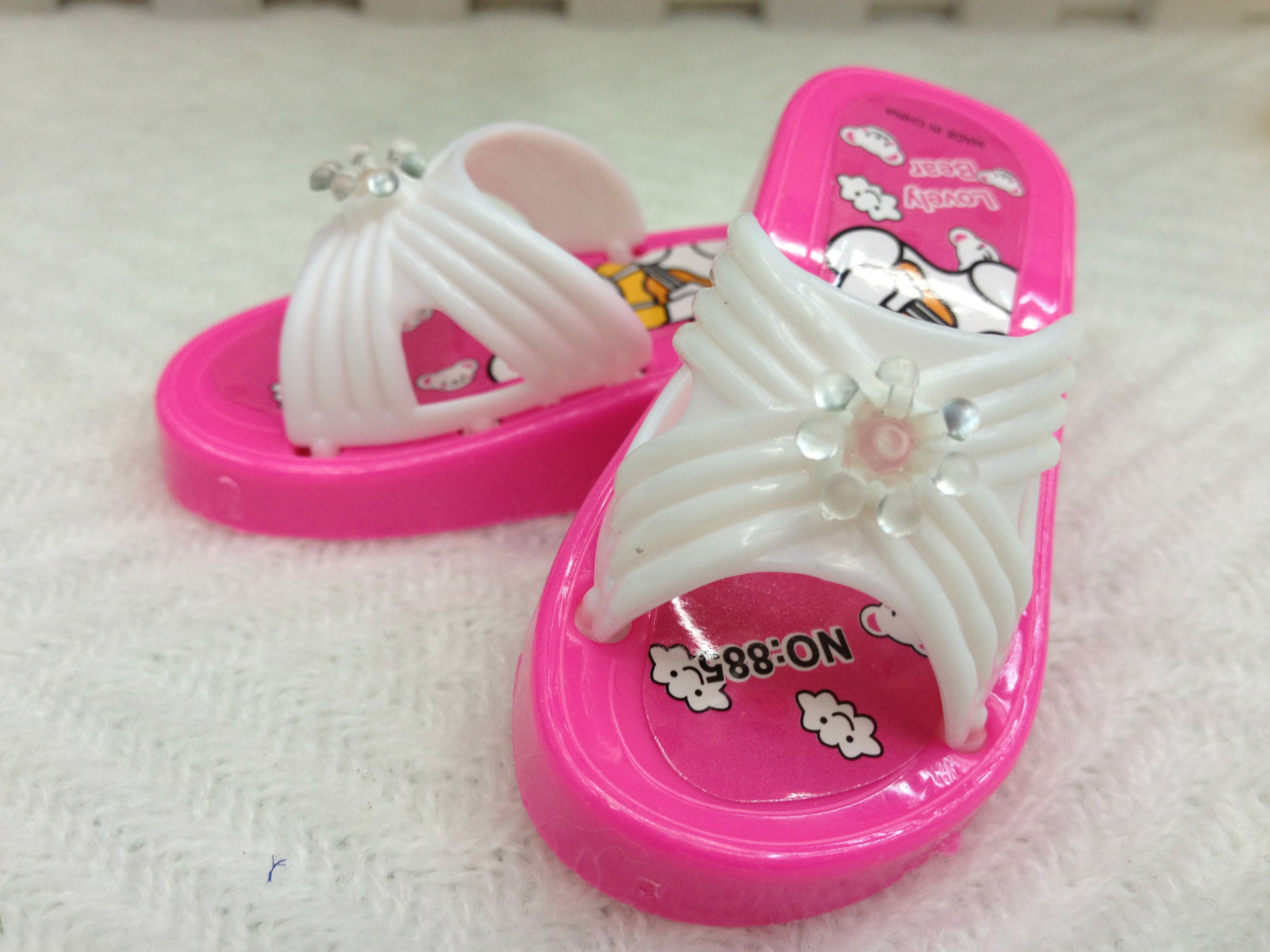Students with flowered slipper pencil sharpener with plastic case single-hole pencil sharpener Students with flowered slipper pencil sharpener with plastic case single-hole pencil sharpener