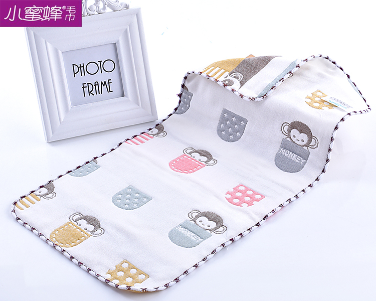 Six layers of multicolored cartoon towel small animal towel small bee towel