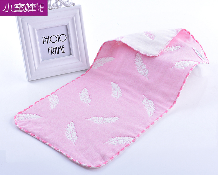 Six layers of multicolored cartoon towel small animal towel small bee towel