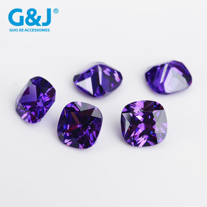 Zhengfang round corner fat square crystal zircon non - pointed square stone claw diamond Zhengfang round corner fat square crystal zircon non - pointed square stone claw diamond