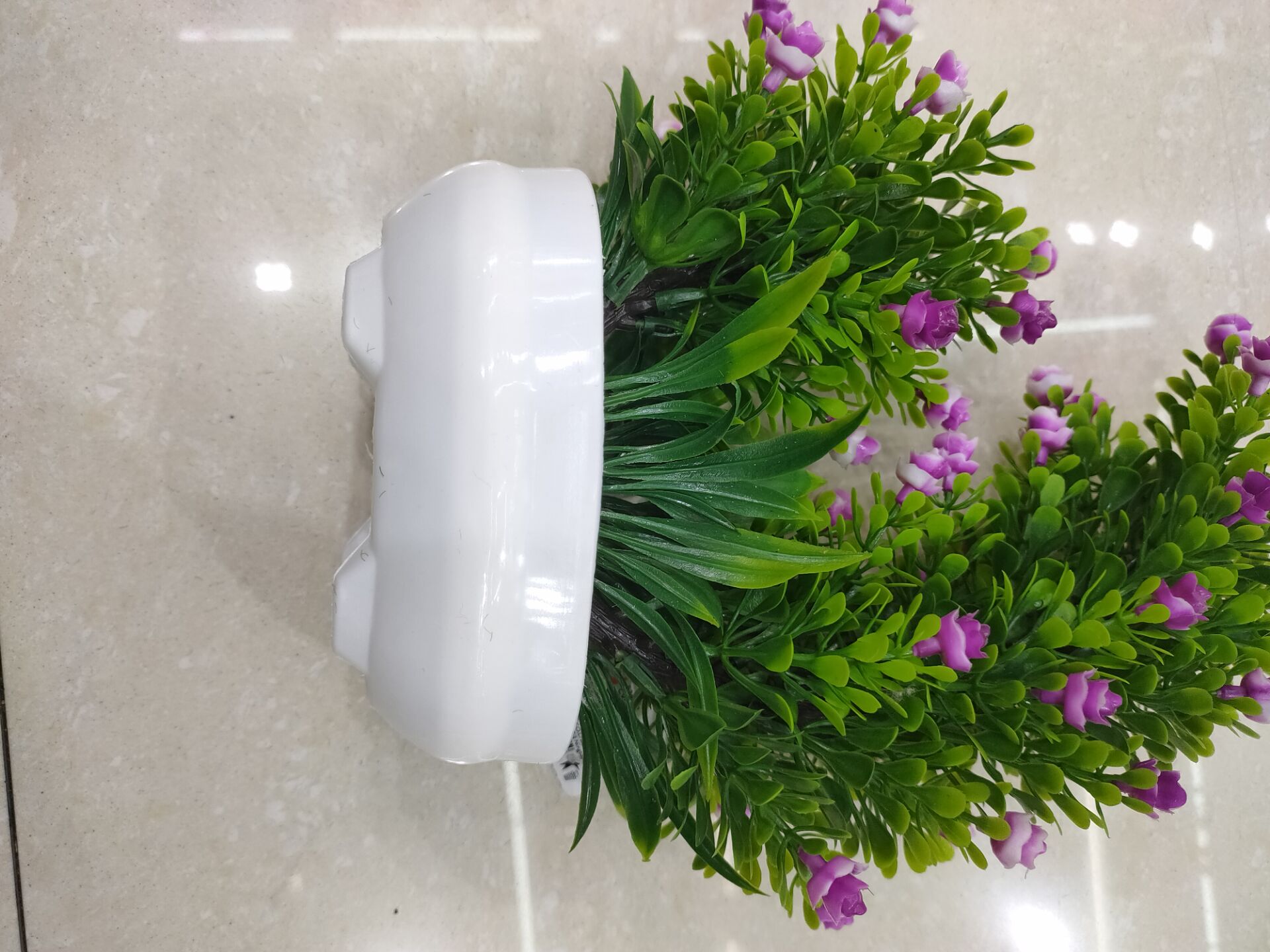 Simulation plant plastic basin month mei bud decorates sitting room study to wait for decoration Simulation plant plastic basin month mei bud decorates sitting room study to wait for decoration