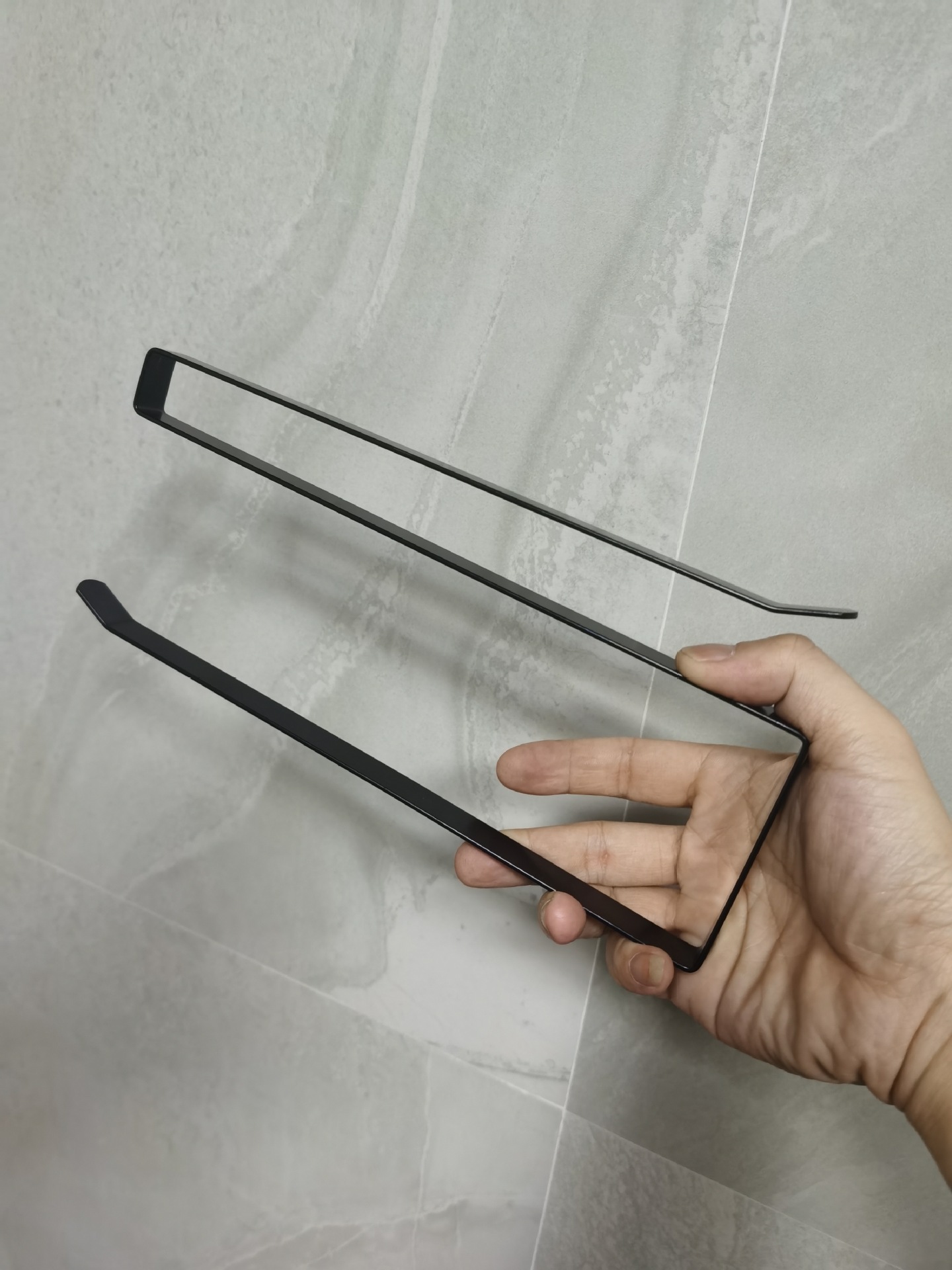 SOURCE Factory Punch-Free Kitchen Towel Rack Toilet Tissue Paper Roll Paper Toilet Paper Holder Hand Carton Toilet Roll Stand SOURCE Factory Punch-Free Kitchen Towel Rack Toilet Tissue Paper Roll Paper Toilet Paper Holder Hand Carton Toilet Roll Stand