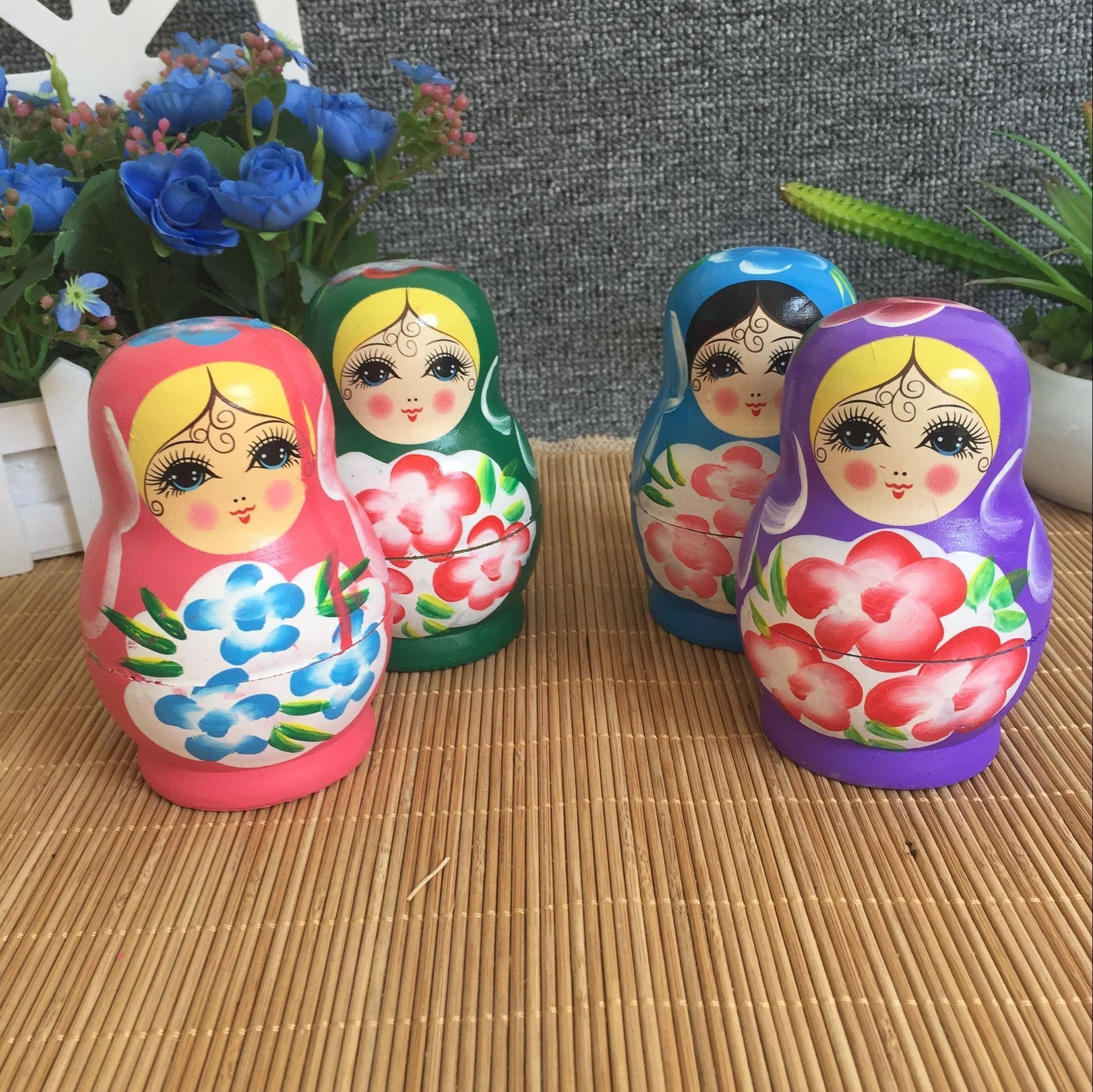 Tourist arts and crafts gold powder the Russian wood five layer doll ground stalls hot sell souvenirs, small gifts wholesale