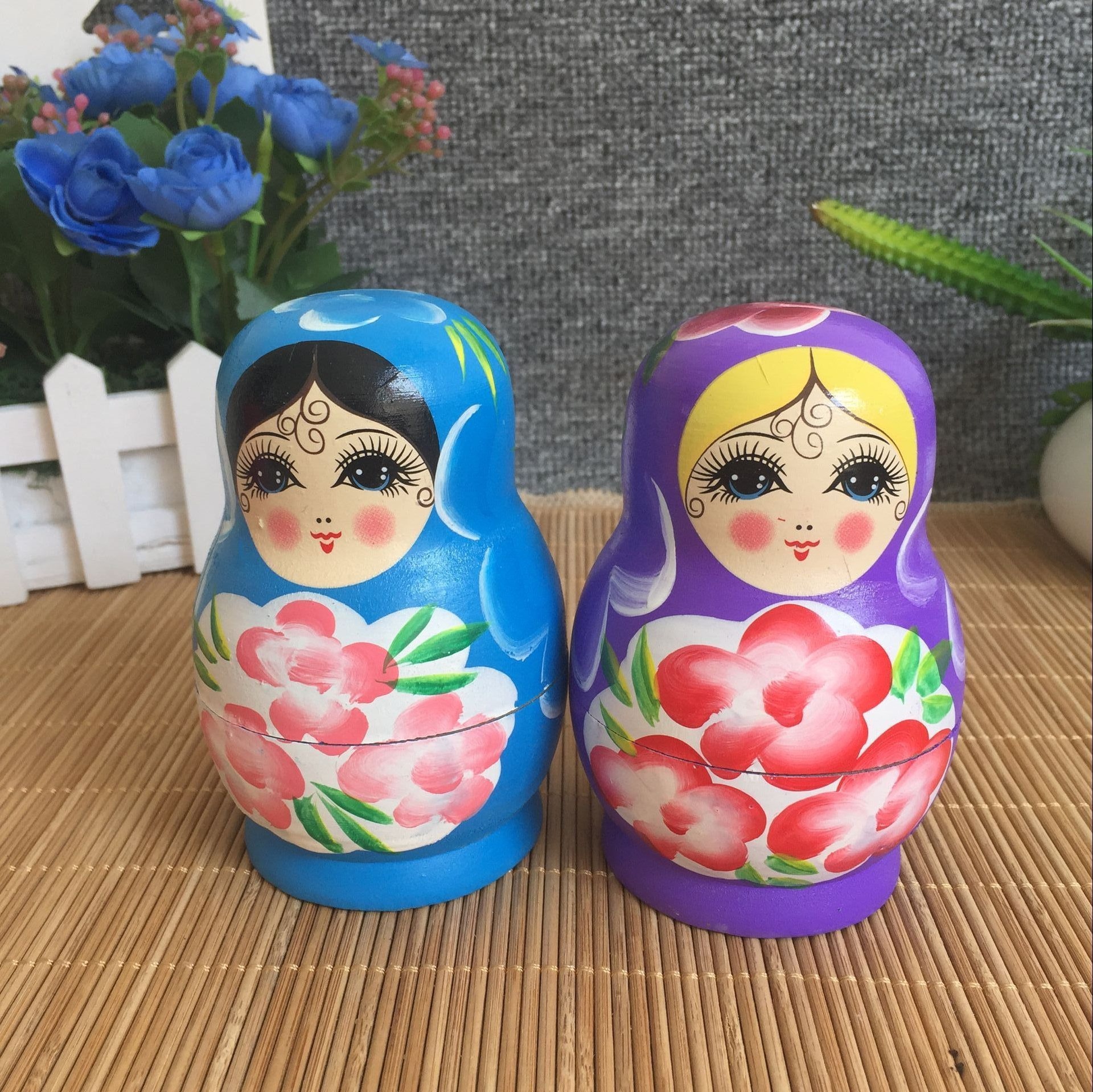 Tourist arts and crafts gold powder the Russian wood five layer doll ground stalls hot sell souvenirs, small gifts wholesale