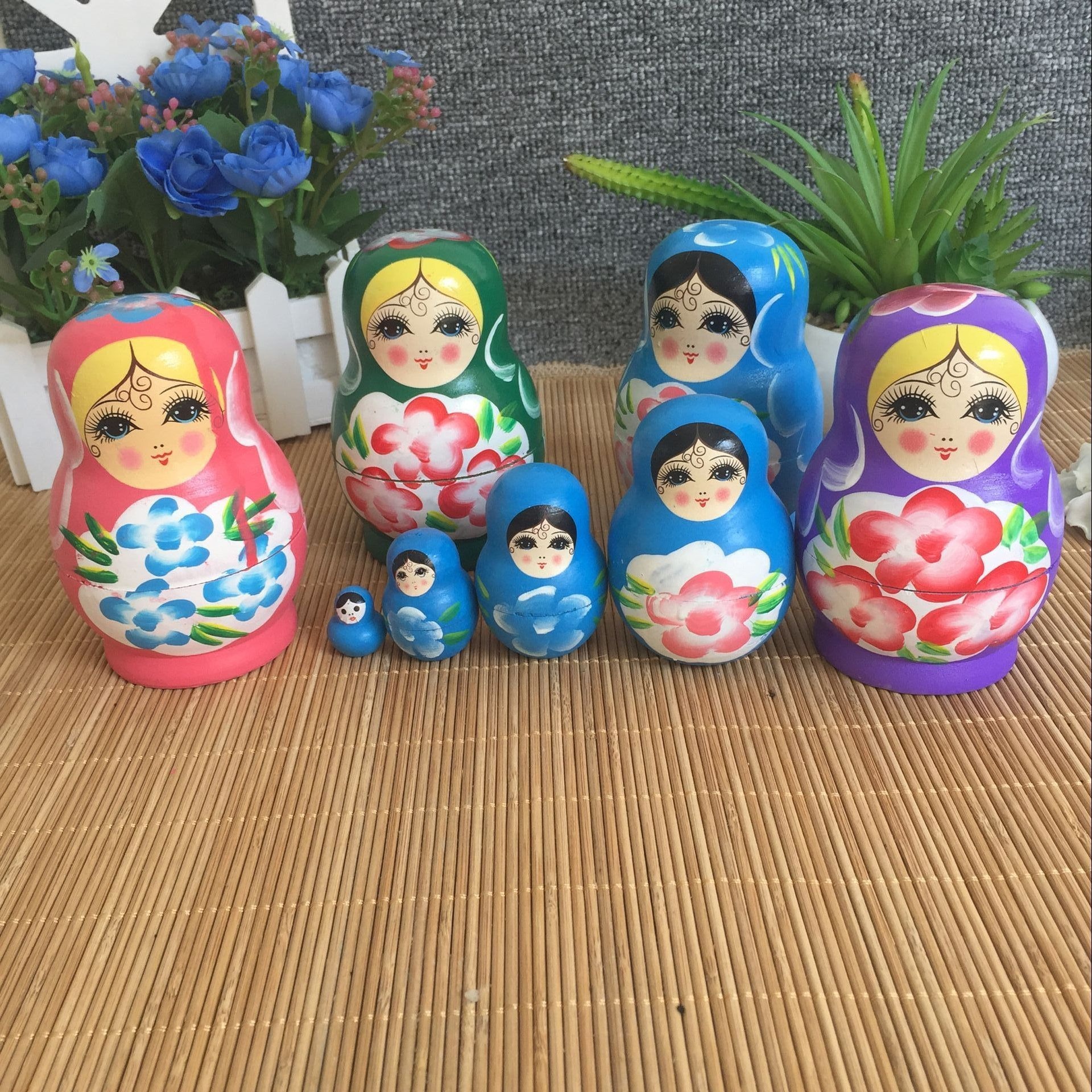 Tourist arts and crafts gold powder the Russian wood five layer doll ground stalls hot sell souvenirs, small gifts wholesale Tourist arts and crafts gold powder the Russian wood five layer doll ground stalls hot sell souvenirs, small gifts wholesale