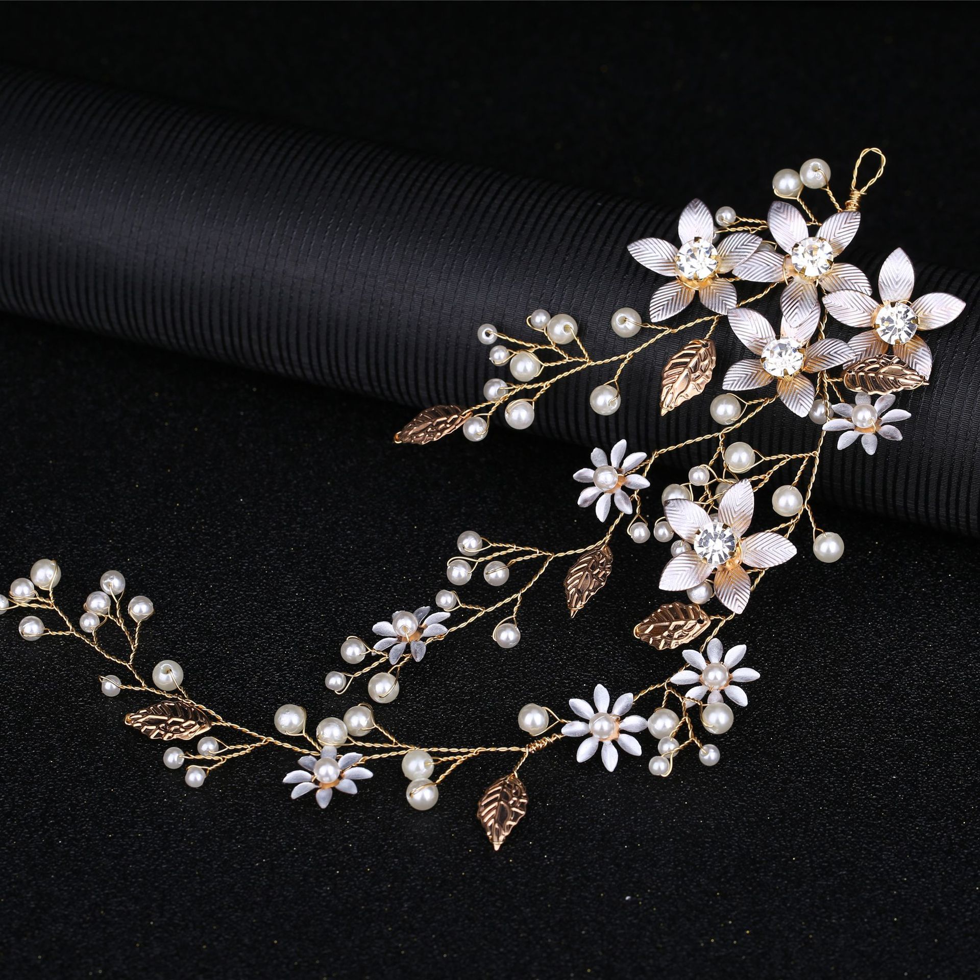European and American New Headdress Golden Leaf Flower Foreign Trade Hair Band Wedding Dress Accessories Bridal Ornament Wholesale European and American New Headdress Golden Leaf Flower Foreign Trade Hair Band Wedding Dress Accessories Bridal Ornament Wholesale