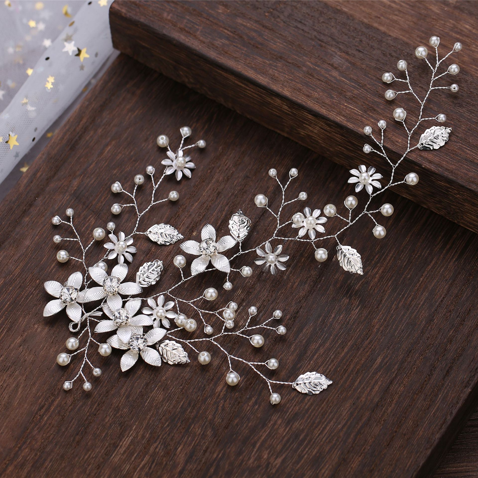 European and American New Headdress Golden Leaf Flower Foreign Trade Hair Band Wedding Dress Accessories Bridal Ornament Wholesale European and American New Headdress Golden Leaf Flower Foreign Trade Hair Band Wedding Dress Accessories Bridal Ornament Wholesale