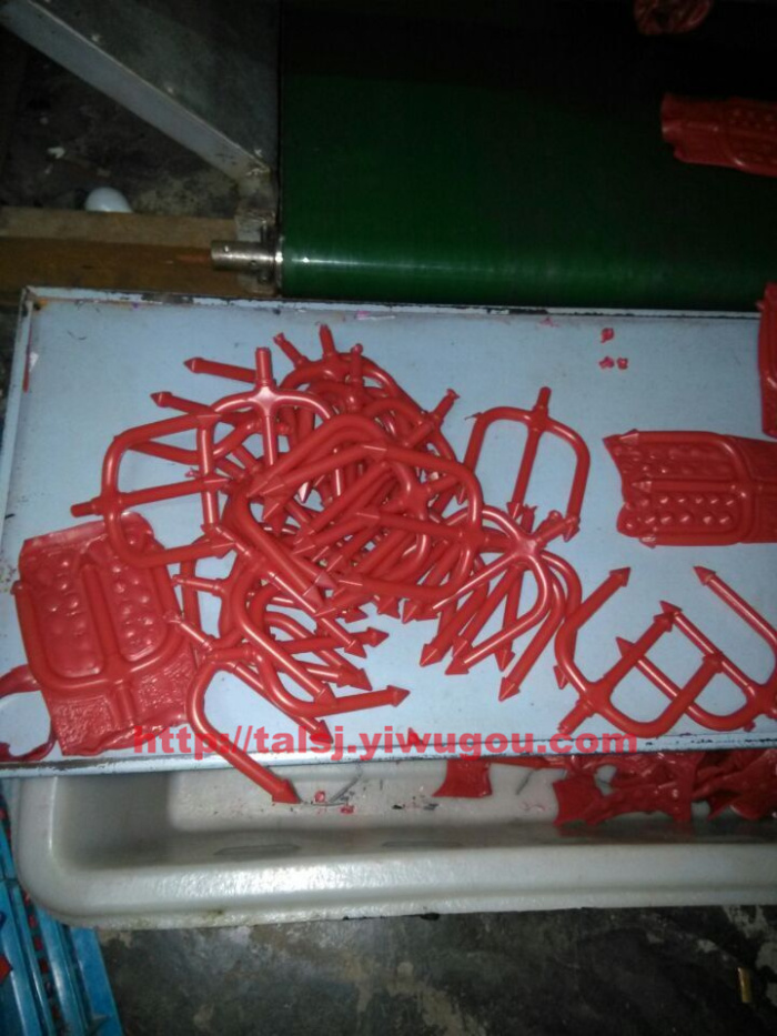 Toy Trident Halloween Halloween supplies small trigeminal Carnival props toys plastic weapons Toy Trident Halloween Halloween supplies small trigeminal Carnival props toys plastic weapons