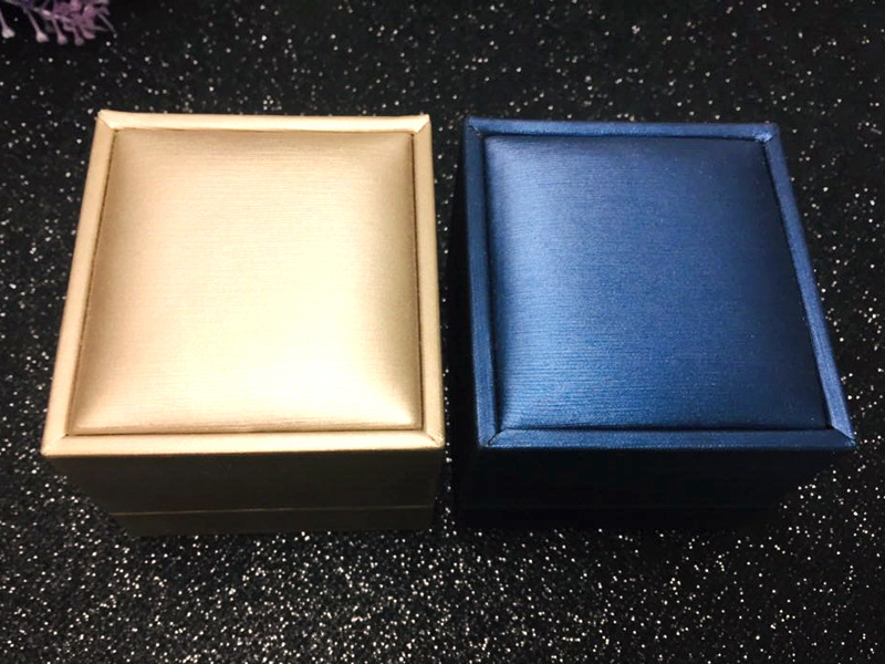 Ring box jewelry box stud Ring box packing box Ring box jewelry box stud Ring box packing box