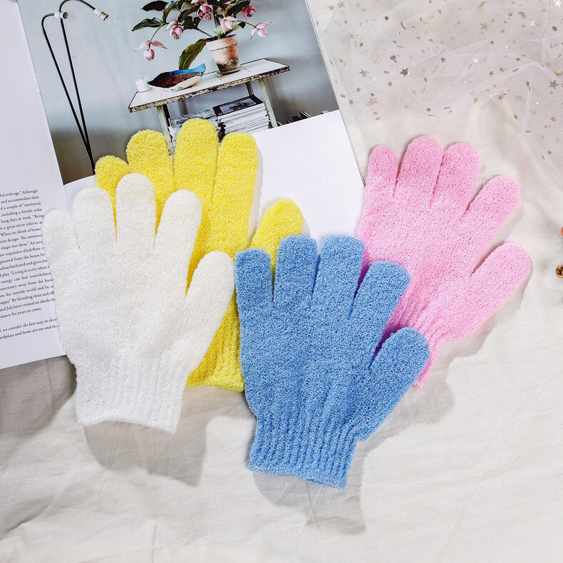 Creative scrub gloves are powerful double-sided exfoliators Creative scrub gloves are powerful double-sided exfoliators