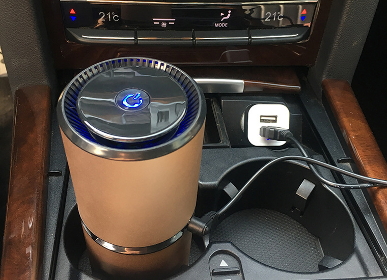 Car Air Purifier Negative Ion Generator Household Car Formaldehyde Removal Sterilization Portable Portable Disinfection