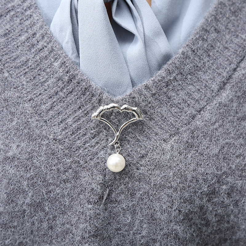 New Korean Style Metal Pearl Pendant Brooch Simple Elegant Clothes Hat Decorative Buckle Factory Wholesale
