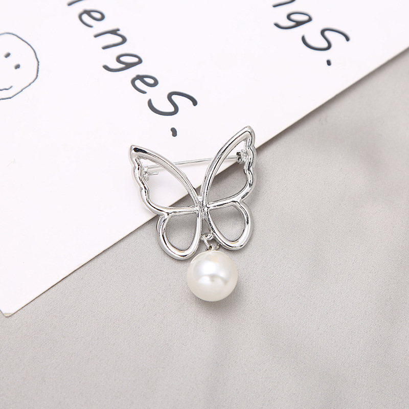New Korean Style Metal Pearl Pendant Brooch Simple Elegant Clothes Hat Decorative Buckle Factory Wholesale New Korean Style Metal Pearl Pendant Brooch Simple Elegant Clothes Hat Decorative Buckle Factory Wholesale