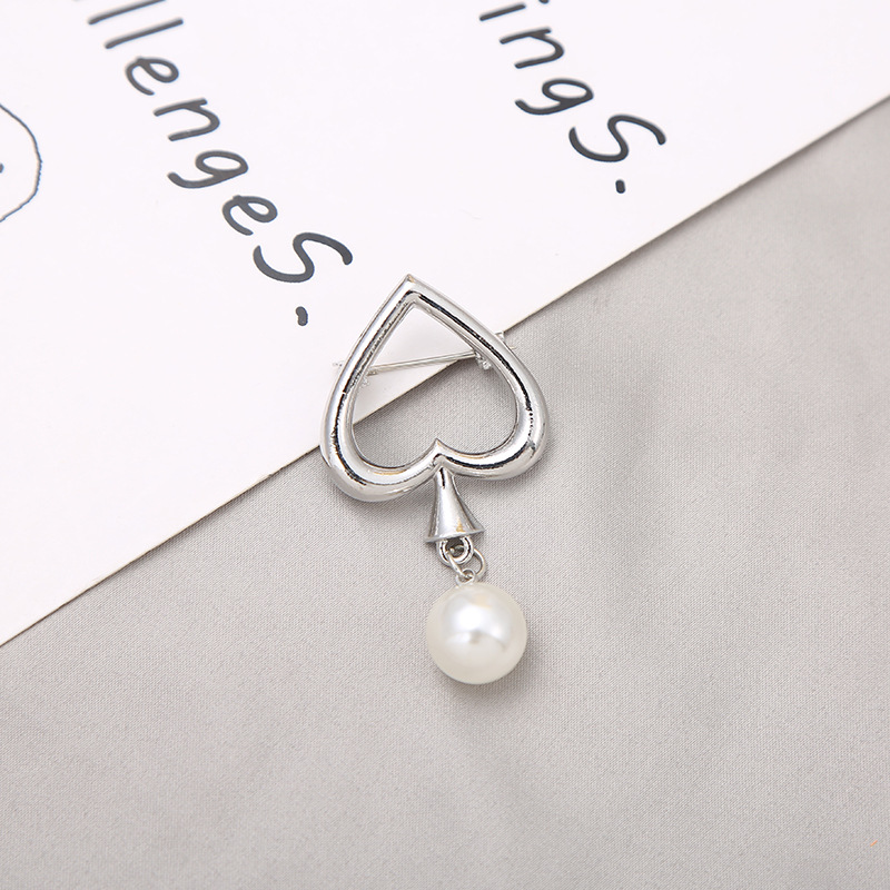 New Korean Style Metal Pearl Pendant Brooch Simple Elegant Clothes Hat Decorative Buckle Factory Wholesale New Korean Style Metal Pearl Pendant Brooch Simple Elegant Clothes Hat Decorative Buckle Factory Wholesale