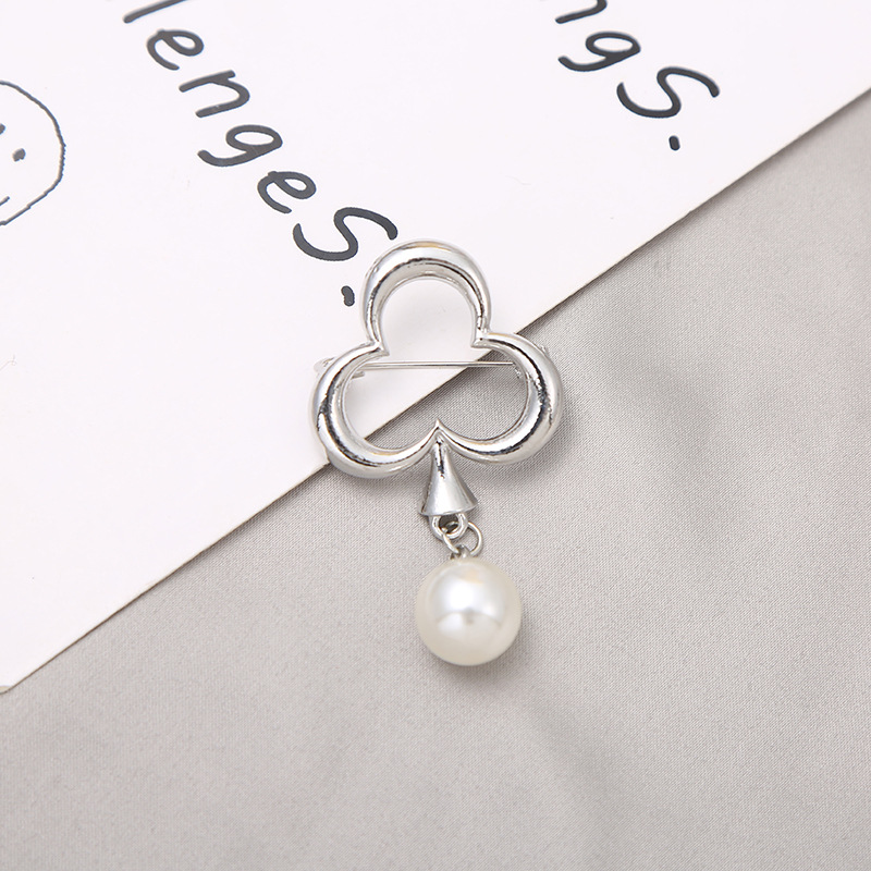 New Korean Style Metal Pearl Pendant Brooch Simple Elegant Clothes Hat Decorative Buckle Factory Wholesale New Korean Style Metal Pearl Pendant Brooch Simple Elegant Clothes Hat Decorative Buckle Factory Wholesale