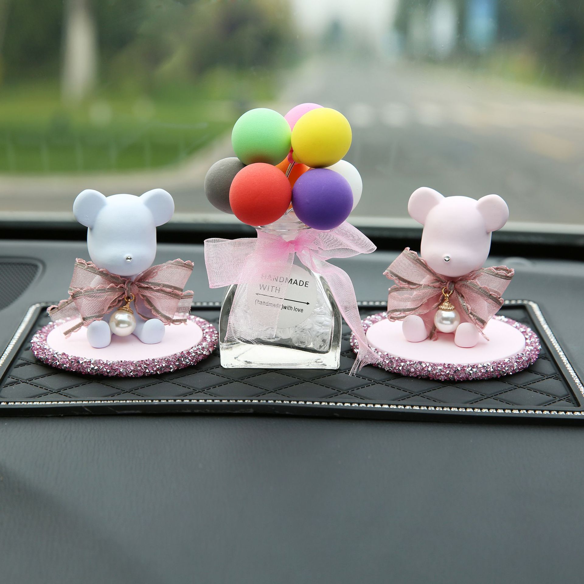Plaster bear fragrance car set up a express cartoon bear car perfume interior