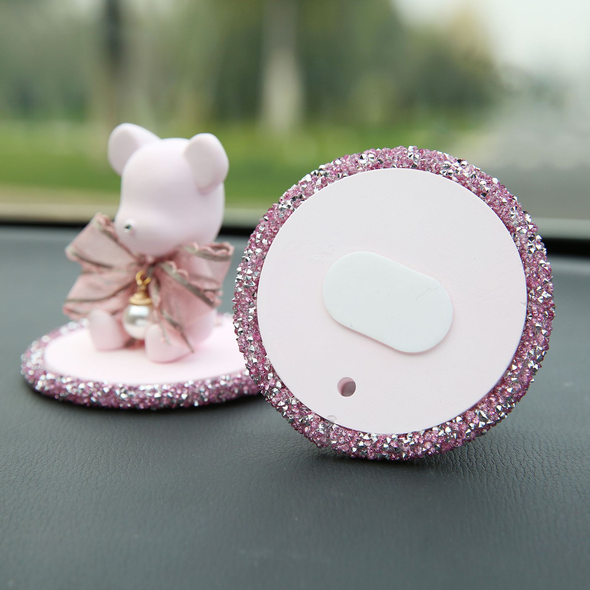Plaster bear fragrance car set up a express cartoon bear car perfume interior
