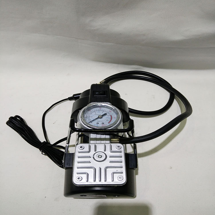 Car 12V pump with form cylinder with lamp tire inflator Car 12V pump with form cylinder with lamp tire inflator