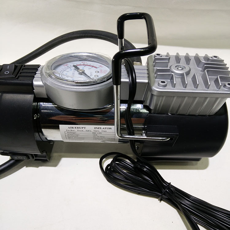 Car 12V pump with form cylinder with lamp tire inflator