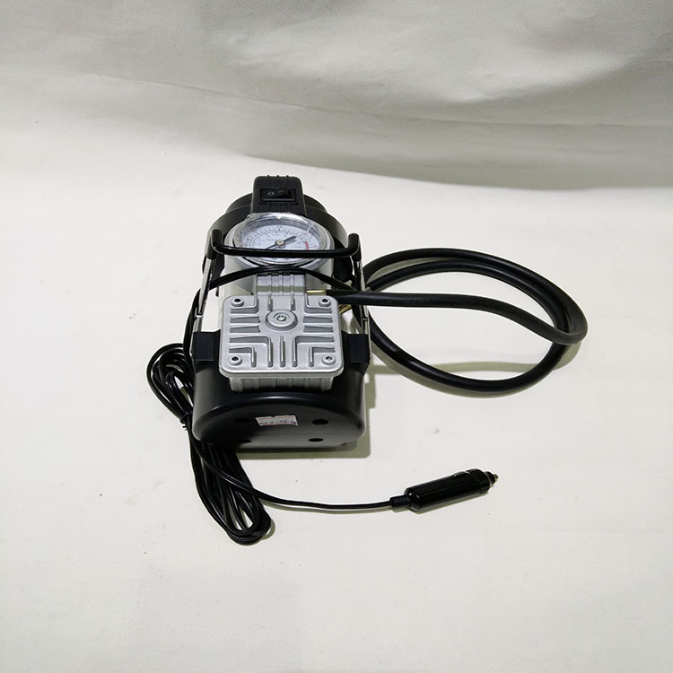 Car 12V pump with form cylinder with lamp tire inflator Car 12V pump with form cylinder with lamp tire inflator