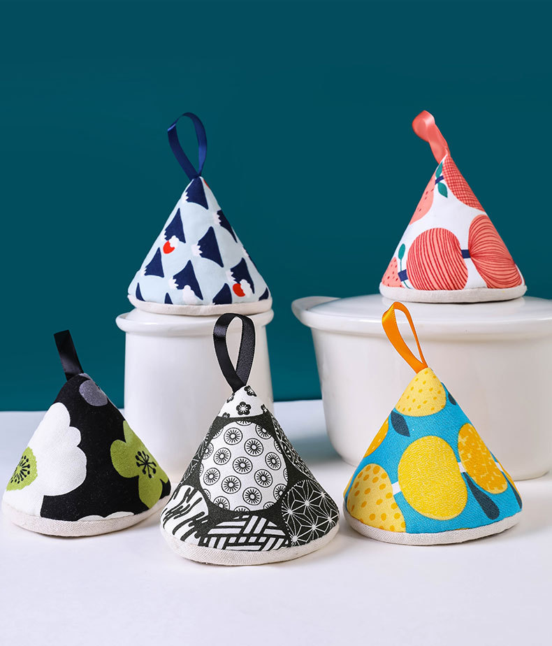 Japanese Style Cute Triangle Anti-Scald Pot Cap Pot Handle Covers Kitchen Pan Handle Casserole Enamel Pot Cast Iron Pot Heat Insulation Gloves