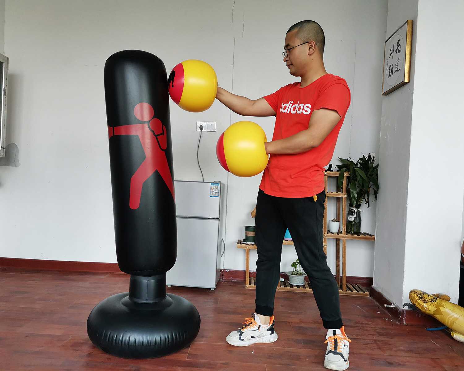 Boxing Inflatable Boxing Gloves Wholesale New Inflatable Boxing Column Sandbag Adapter Gloves PVC Inflatable Gloves Boxing Inflatable Boxing Gloves Wholesale New Inflatable Boxing Column Sandbag Adapter Gloves PVC Inflatable Gloves