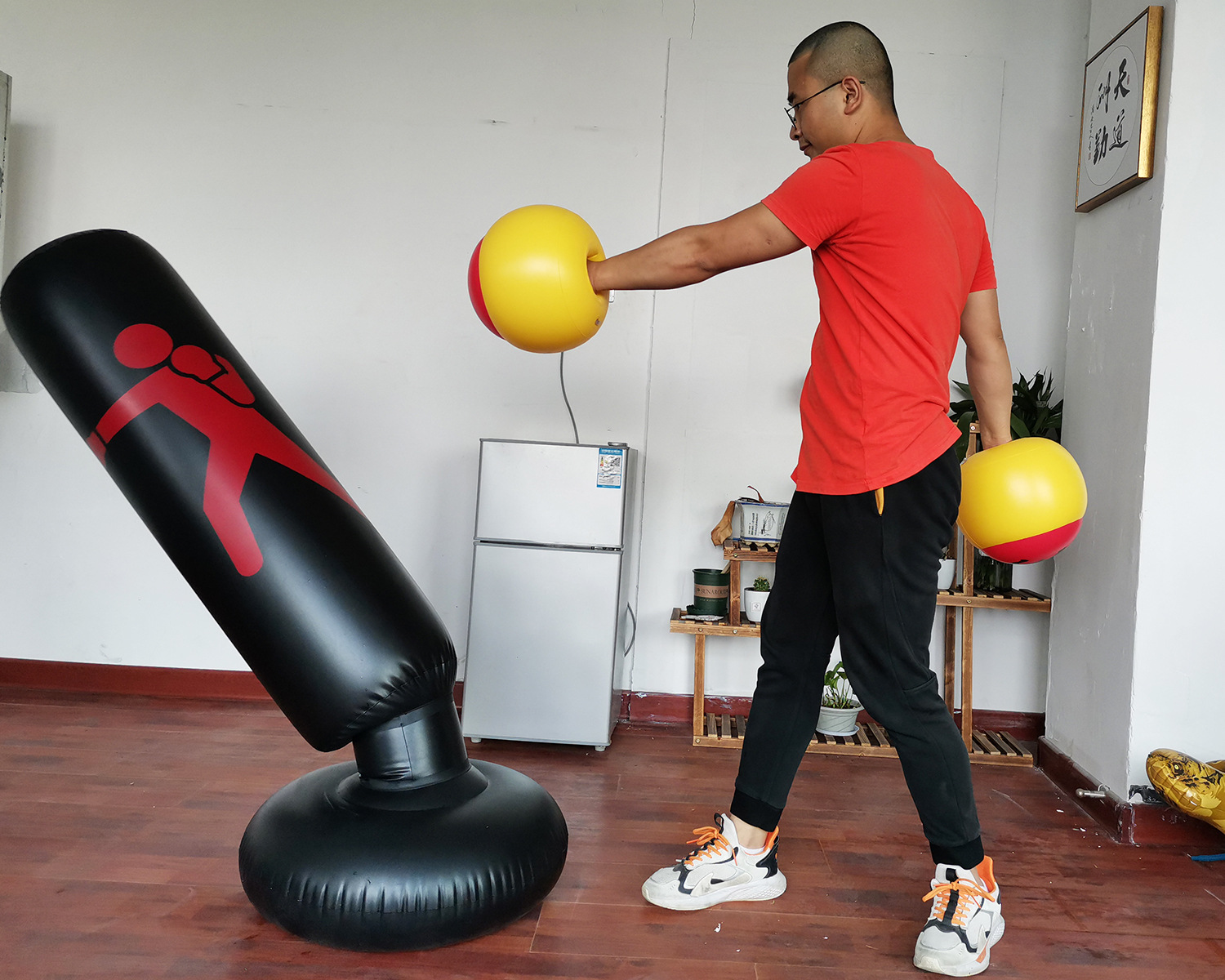 Boxing Inflatable Boxing Gloves Wholesale New Inflatable Boxing Column Sandbag Adapter Gloves PVC Inflatable Gloves Boxing Inflatable Boxing Gloves Wholesale New Inflatable Boxing Column Sandbag Adapter Gloves PVC Inflatable Gloves