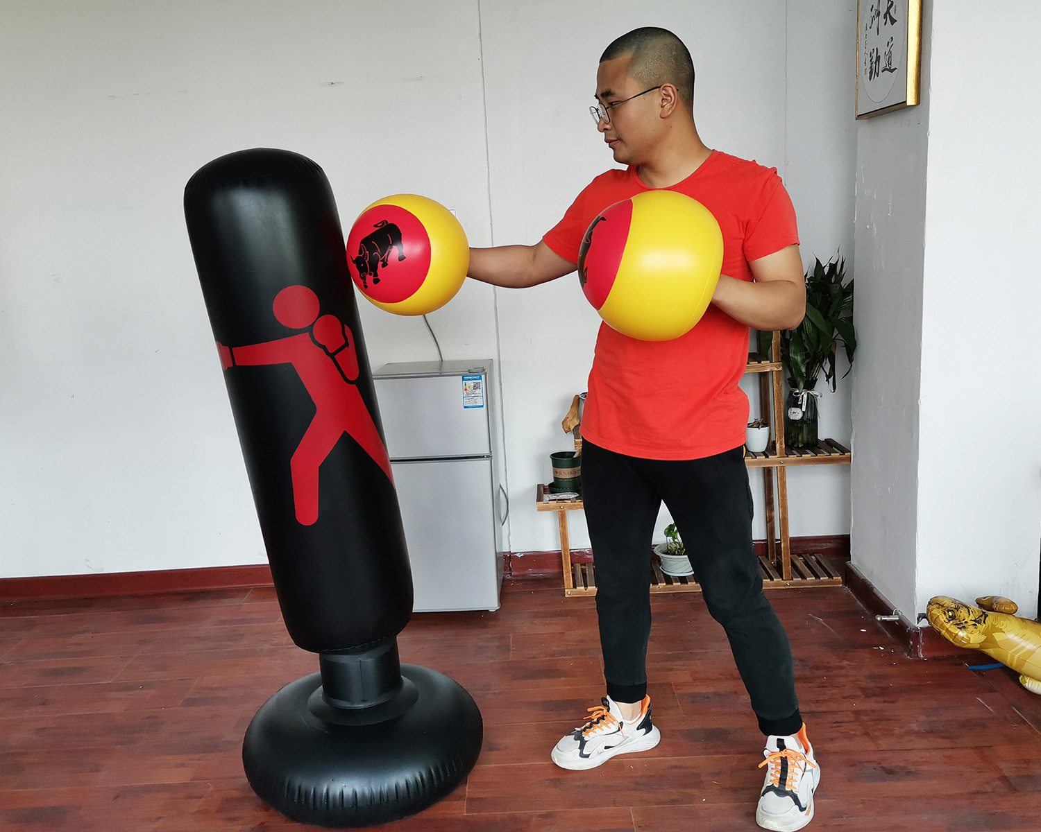 Boxing Inflatable Boxing Gloves Wholesale New Inflatable Boxing Column Sandbag Adapter Gloves PVC Inflatable Gloves Boxing Inflatable Boxing Gloves Wholesale New Inflatable Boxing Column Sandbag Adapter Gloves PVC Inflatable Gloves