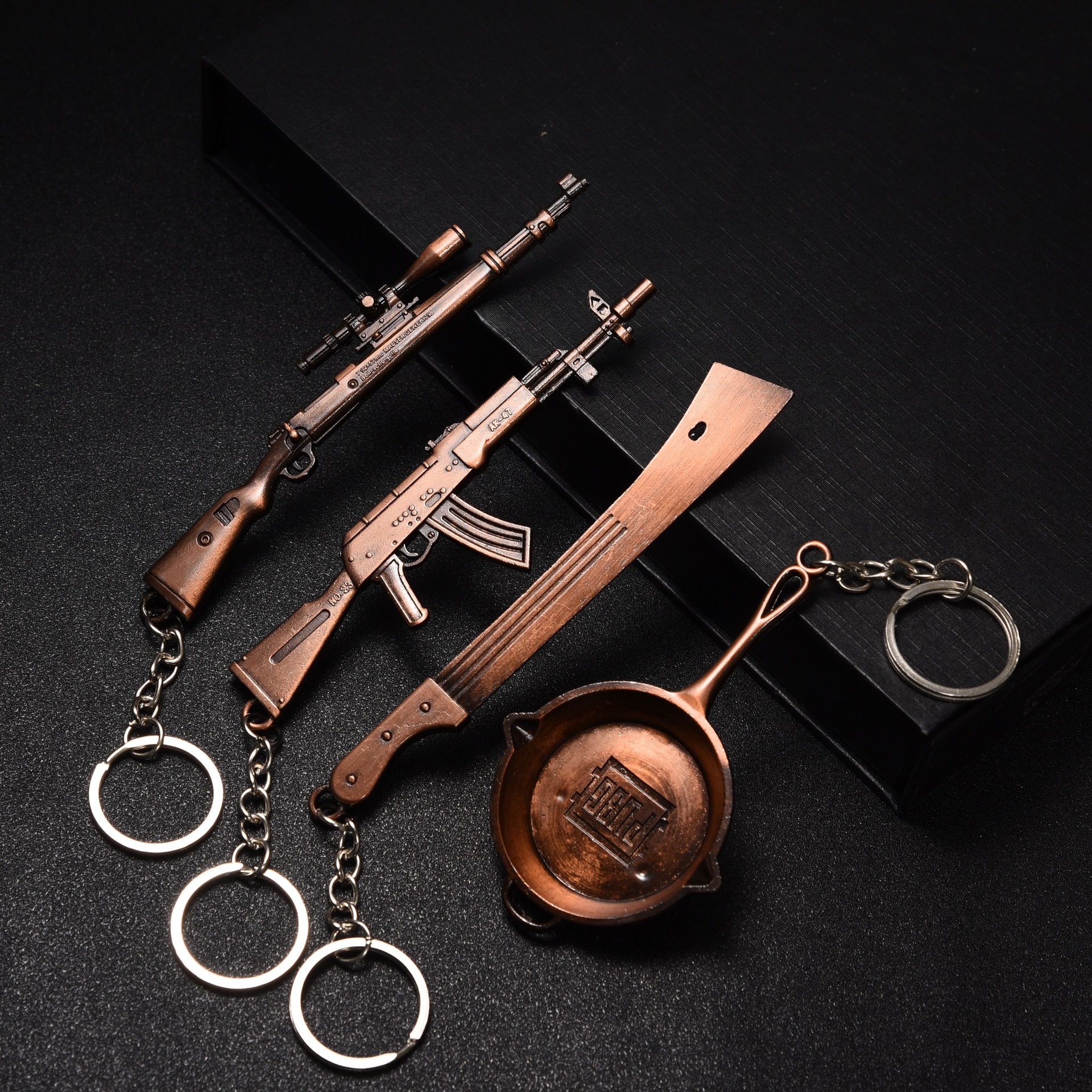 Campus Surrounding Jesus Survival PlayerUnknown&#039;s Battlegrounds Alloy Pan Revolver Sniper Rifle Weapon Keychain