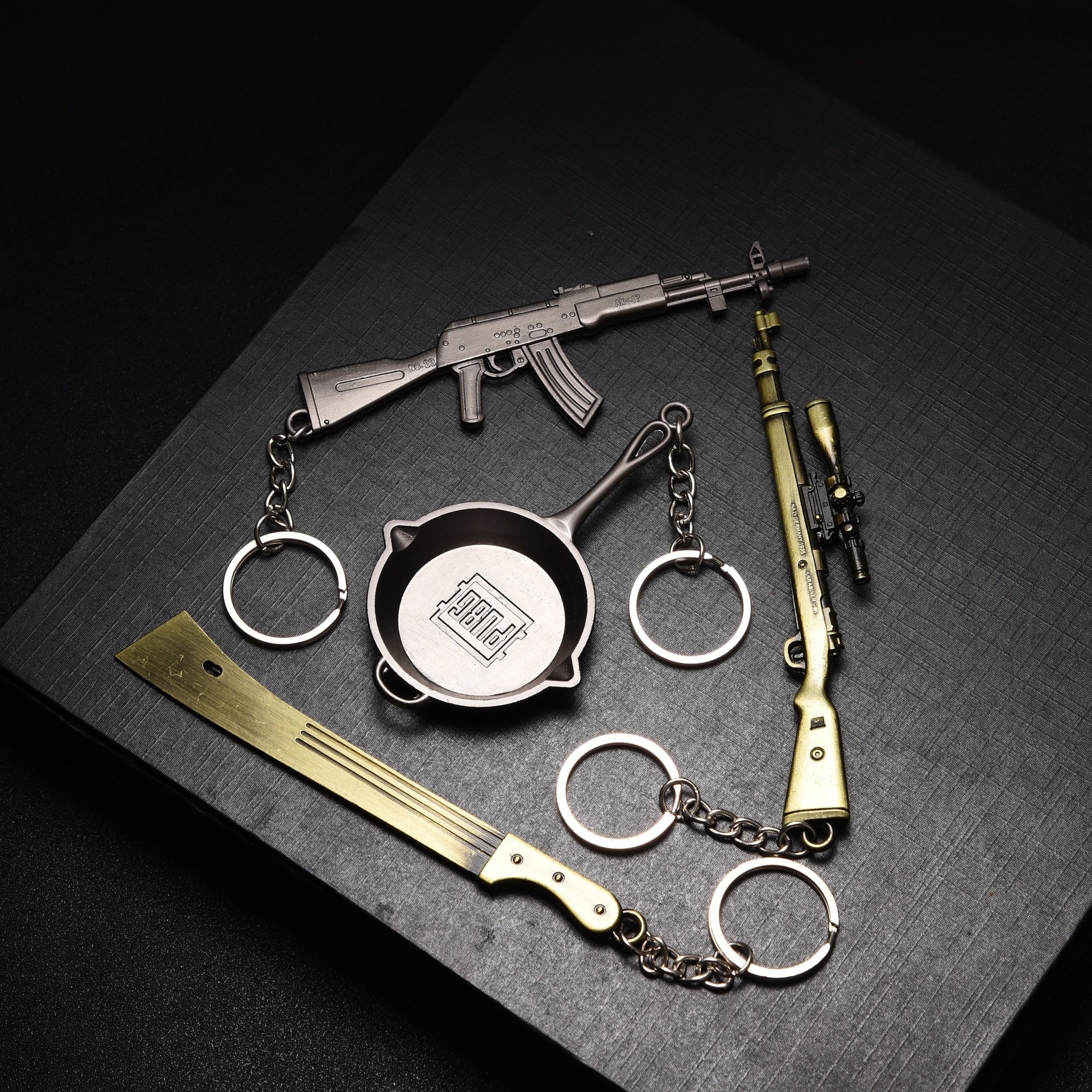 Campus Surrounding Jesus Survival PlayerUnknown&#039;s Battlegrounds Alloy Pan Revolver Sniper Rifle Weapon Keychain
