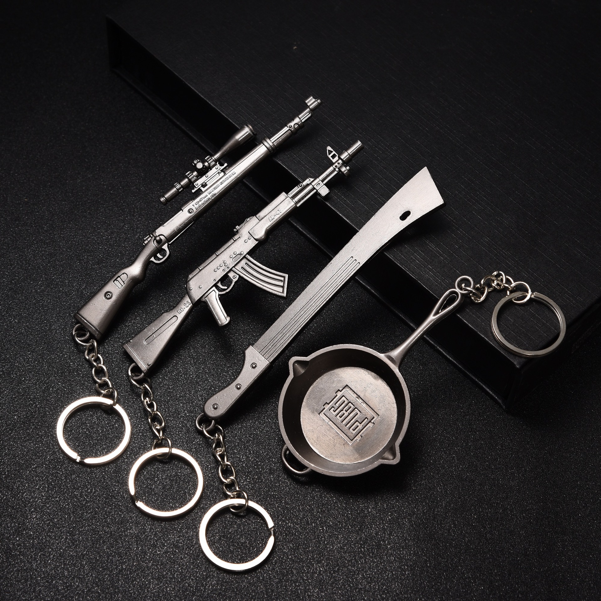 Campus Surrounding Jesus Survival PlayerUnknown&#039;s Battlegrounds Alloy Pan Revolver Sniper Rifle Weapon Keychain