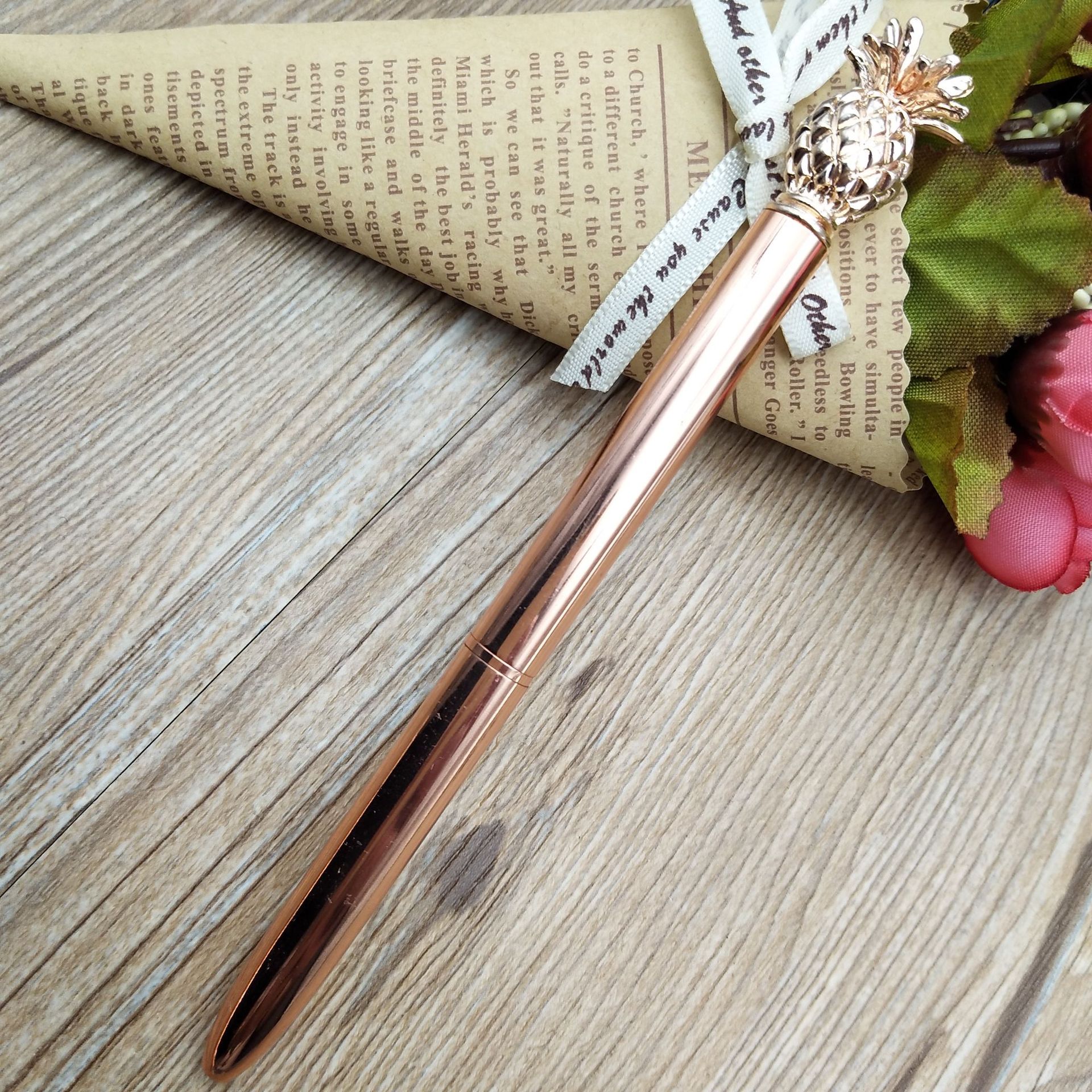Cross-Border Supply Factory Wholesale Pineapple Pen Metal Ball Point Pen Rotary Gift Advertising Marker Spot Cross-Border Supply Factory Wholesale Pineapple Pen Metal Ball Point Pen Rotary Gift Advertising Marker Spot