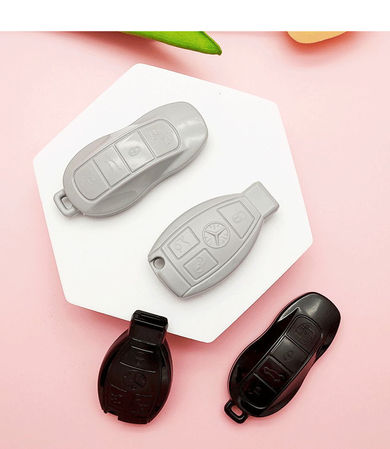 Creative Car Key Mini Art Knife Black and White Cartoon Small Utility Knife Portable Student Paper Cutter Hand Account Creative Car Key Mini Art Knife Black and White Cartoon Small Utility Knife Portable Student Paper Cutter Hand Account