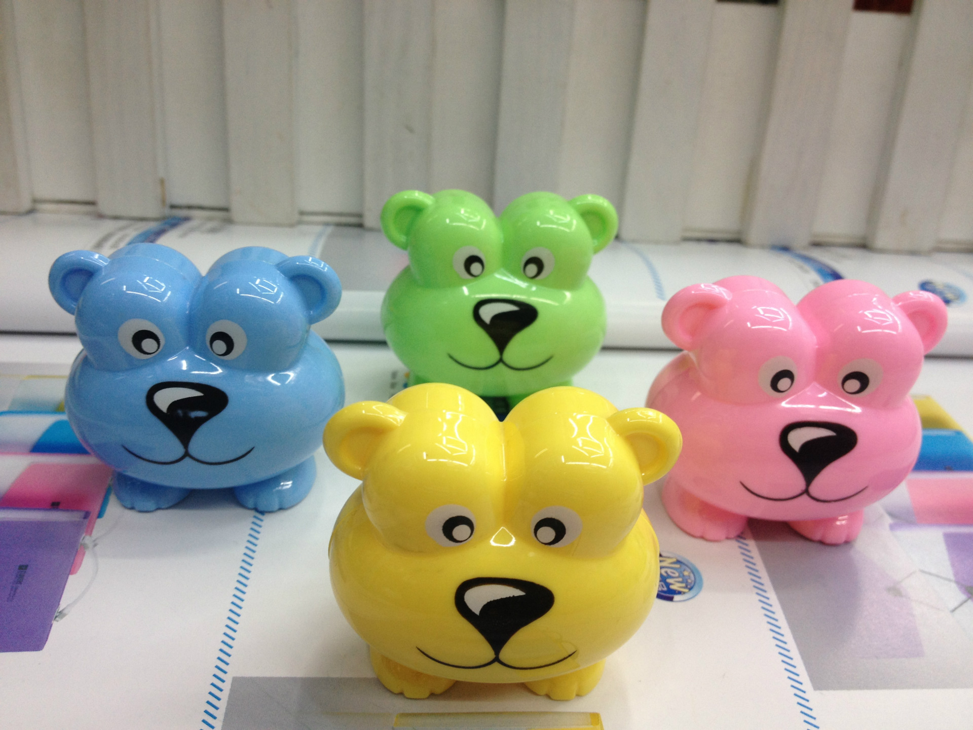 Children plastic cartoon pencil sharpener creative lion appearance sharpener students stationery manufacturers wholesale