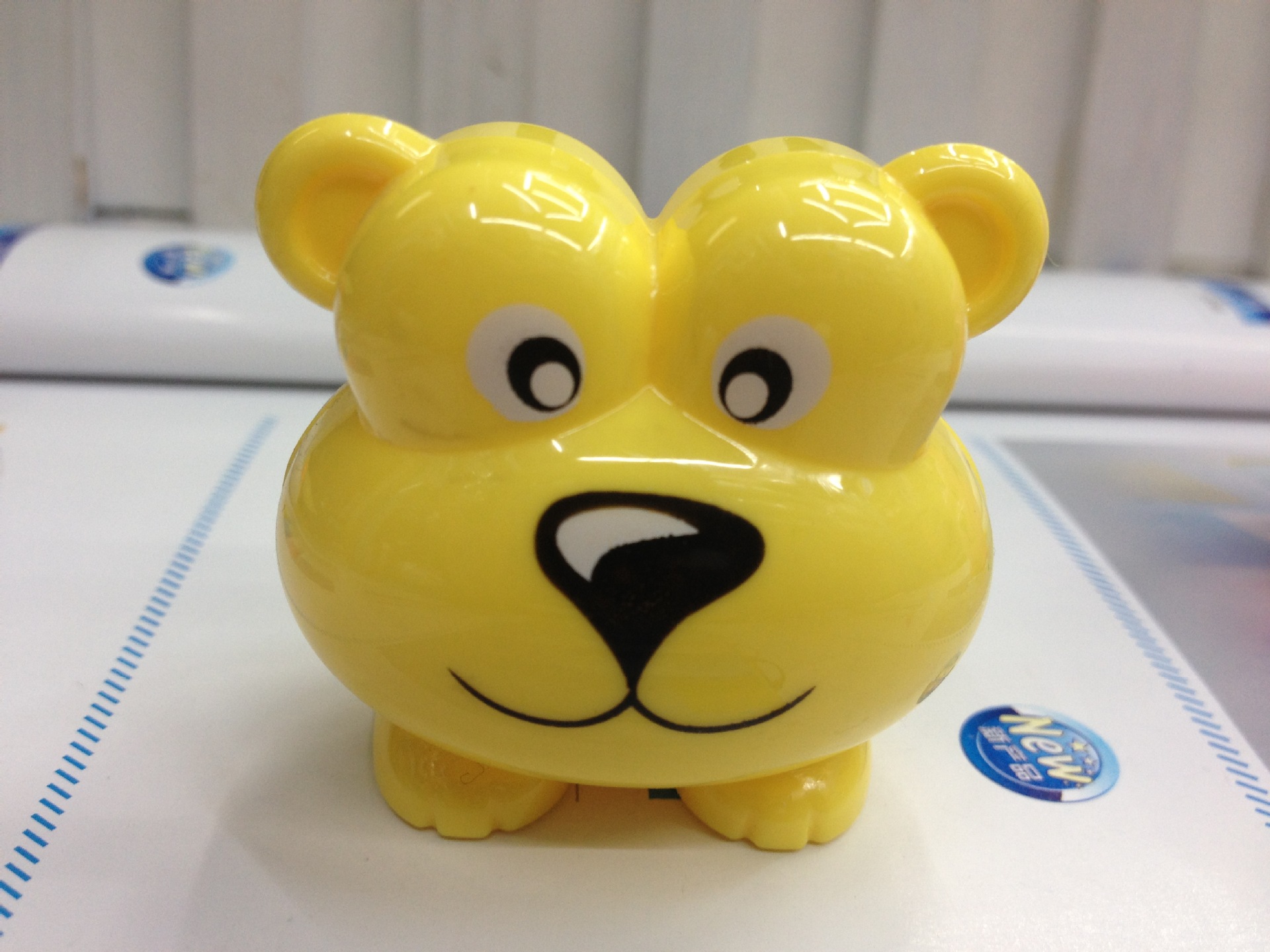 Children plastic cartoon pencil sharpener creative lion appearance sharpener students stationery manufacturers wholesale Children plastic cartoon pencil sharpener creative lion appearance sharpener students stationery manufacturers wholesale