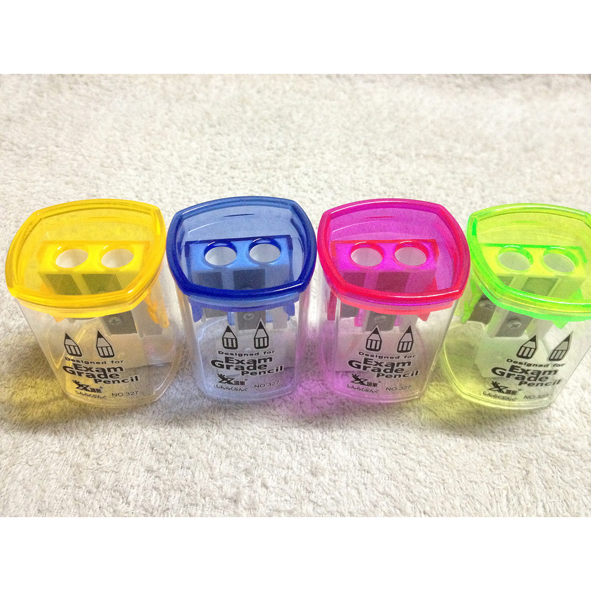 Square pencil sharpener cartoon double hole transparent pencil sharpener is simple and practical