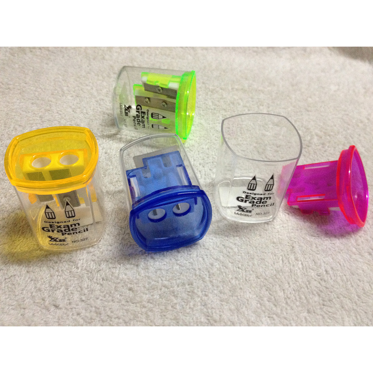 Square pencil sharpener cartoon double hole transparent pencil sharpener is simple and practical
