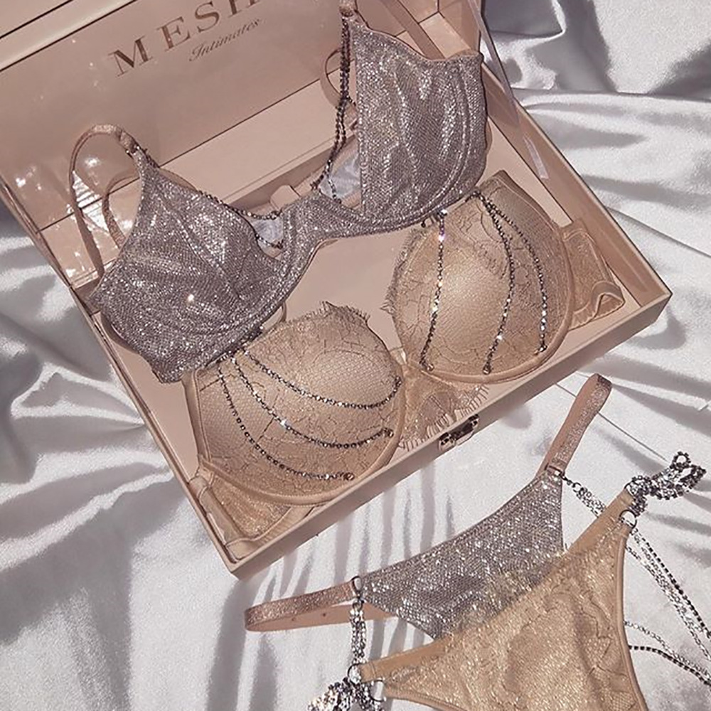 European and American Heavy Craft Women's Fashion Sexy Push up Chest Support Underwear Lace Rhinestone Three-Piece Suit 2019 New 6072 European and American Heavy Craft Women's Fashion Sexy Push up Chest Support Underwear Lace Rhinestone Three-Piece Suit 2019 New 6072