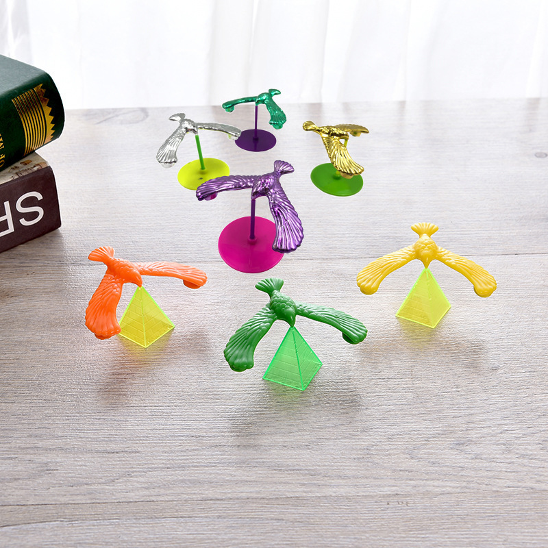 Hot Sale New Exotic Toy Balance Bird Gravity Bird Classic Toy 80 S Nostalgic Pyramid Balance Eagle Toy