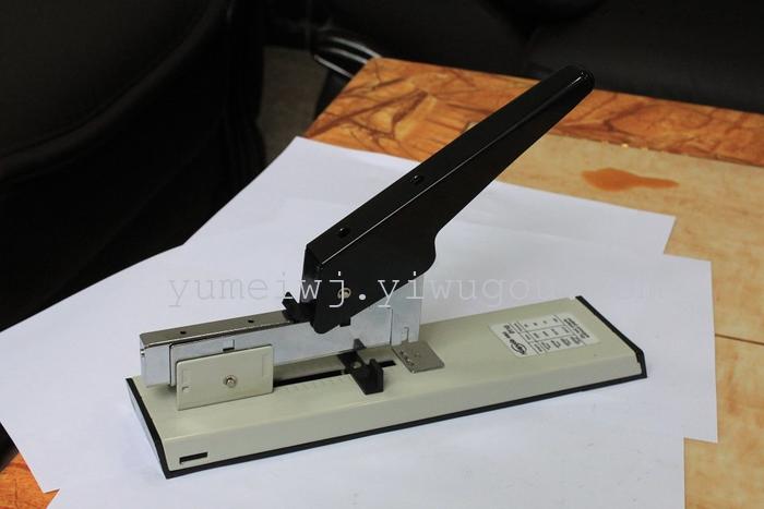 Twenty four-sixths stapler Twenty four-sixths stapler