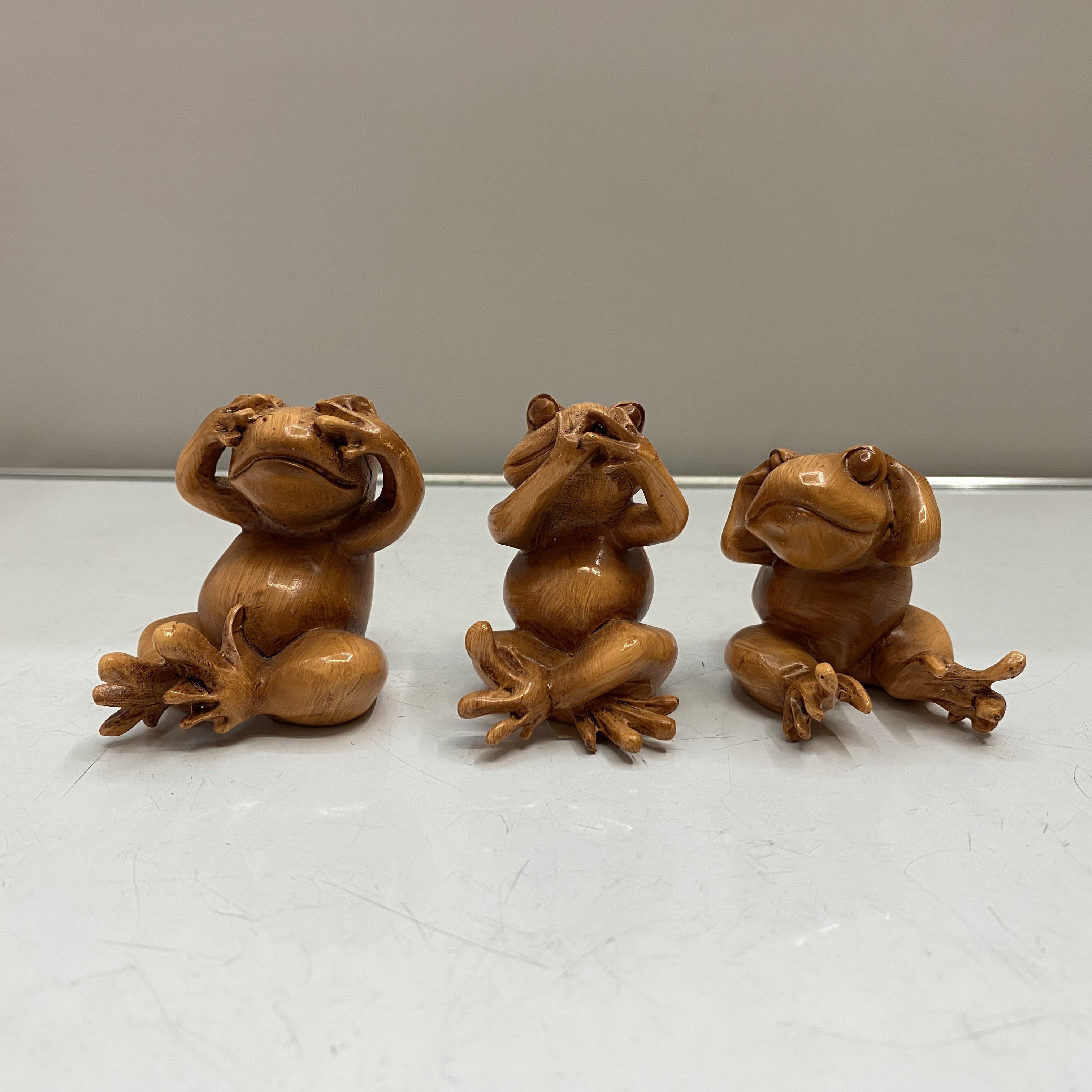 Resin Decorations Crafts Imitation Wood Color Don&#039;t Listen, Don&#039;t Look, Don&#039;t Say Three Frog Resin Home Creative Decoration Ornaments