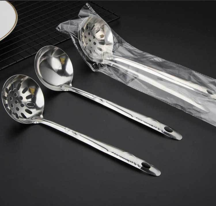 In Stock Wholesale Practical Stainless Steel Soup Colander Hot Pot Spoon Household Soup Spoon Colander 2-Piece Set In Stock Wholesale Practical Stainless Steel Soup Colander Hot Pot Spoon Household Soup Spoon Colander 2-Piece Set